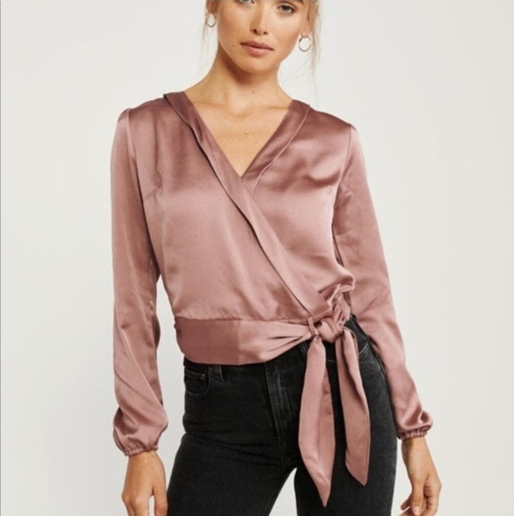 Abercrombie & Fitch Wrap Front Mauve Pink Size Medium Satin Cropped Blouse